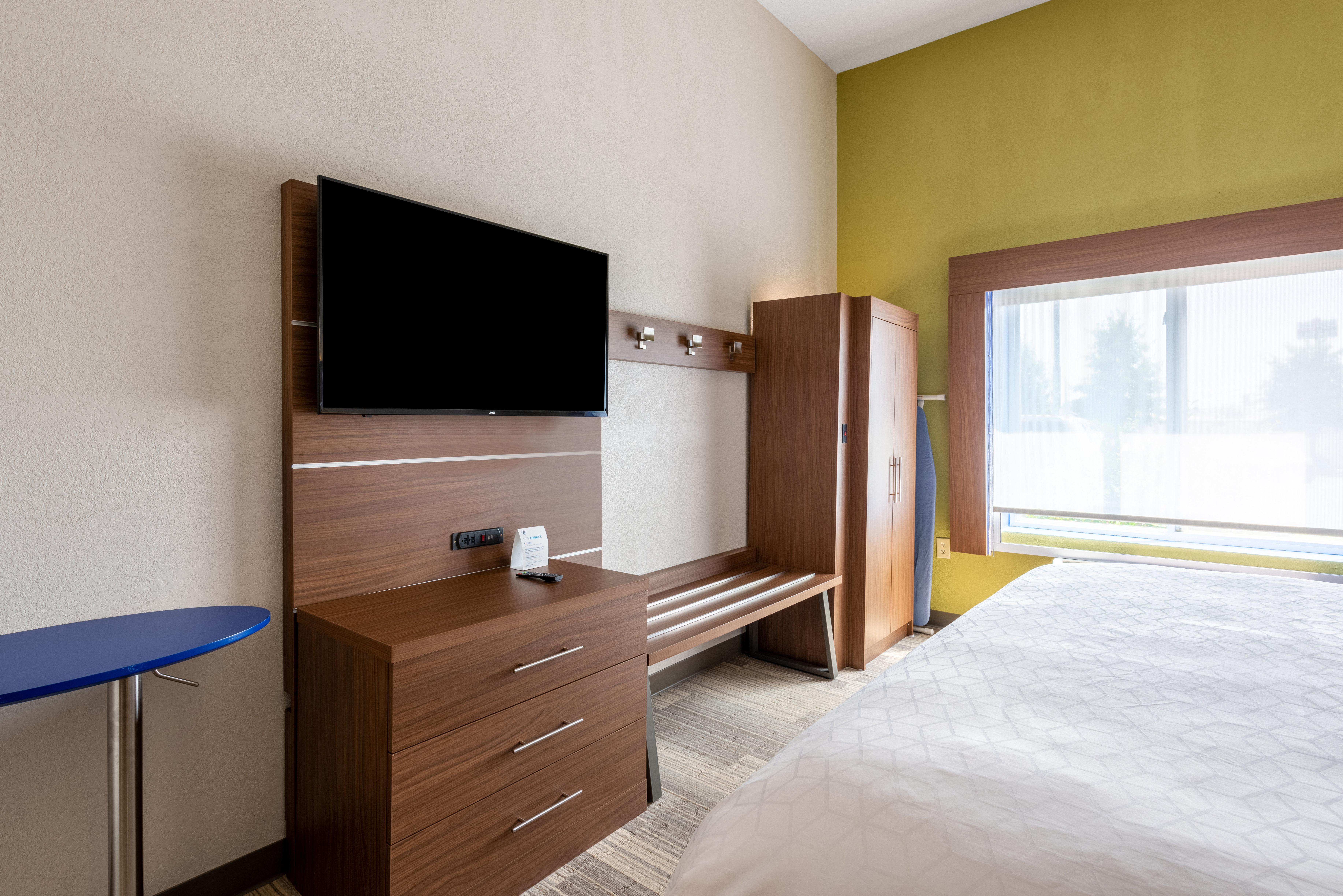 Holiday Inn Express & Suites Statesville Bagian luar foto