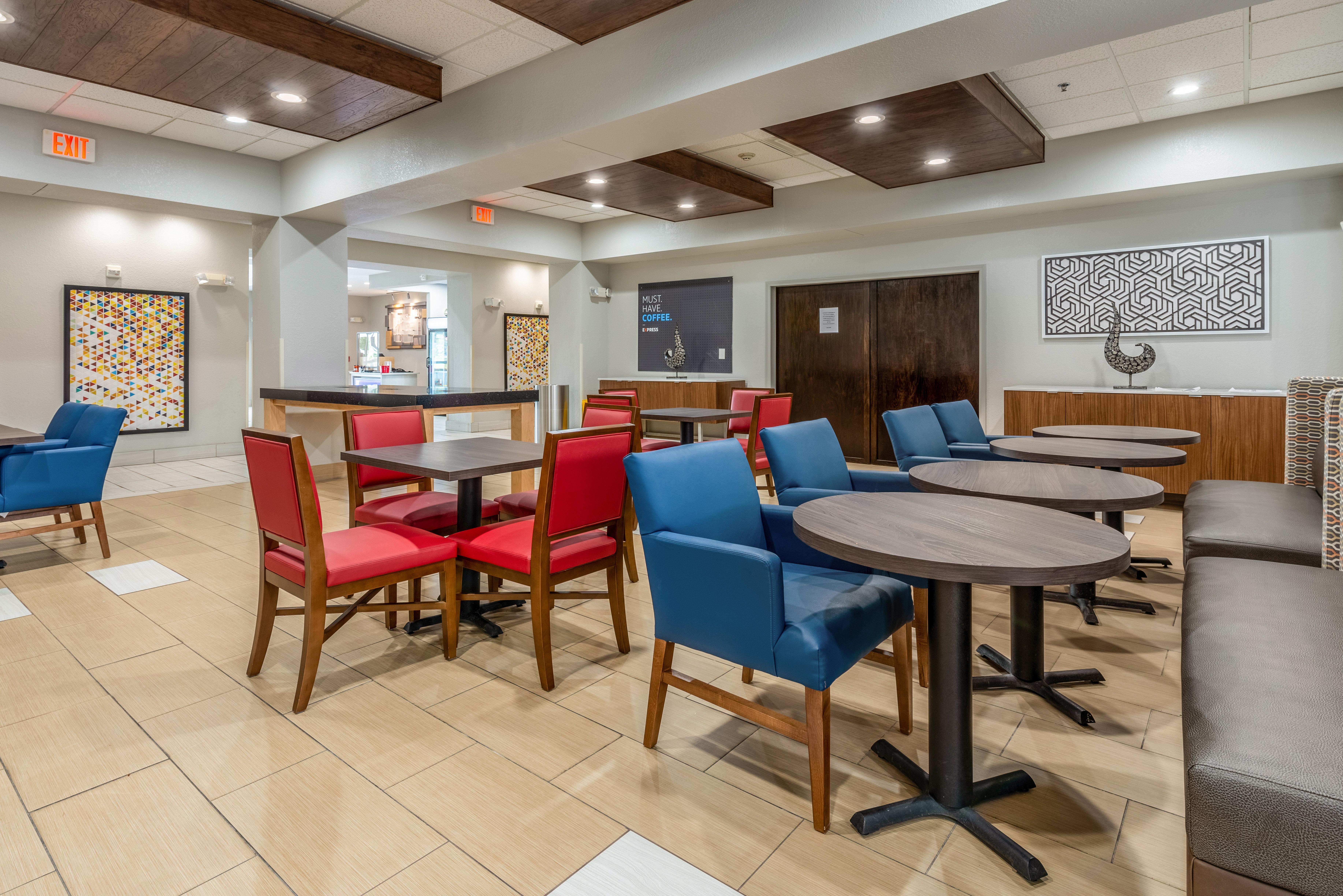 Holiday Inn Express & Suites Statesville Bagian luar foto
