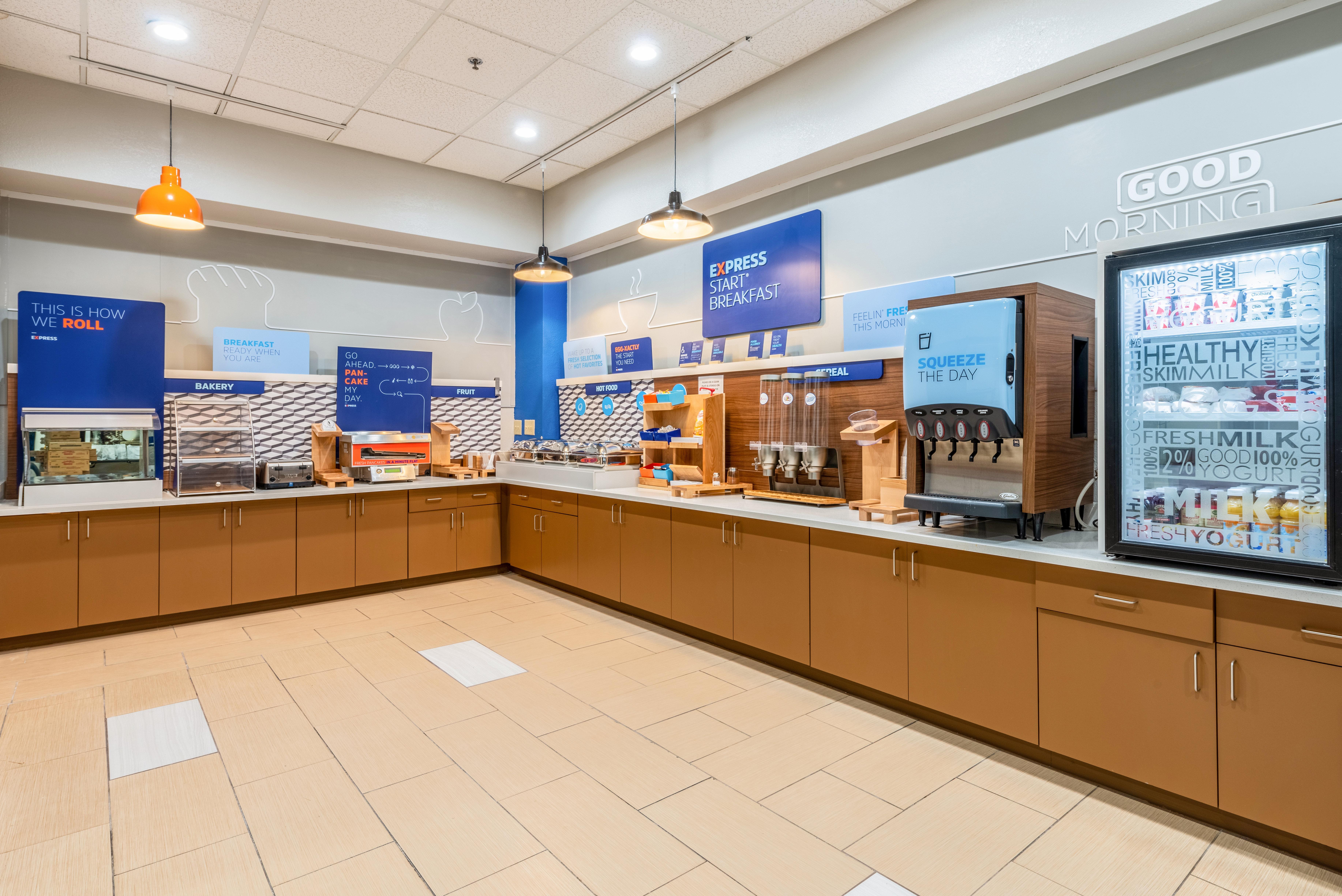 Holiday Inn Express & Suites Statesville Bagian luar foto