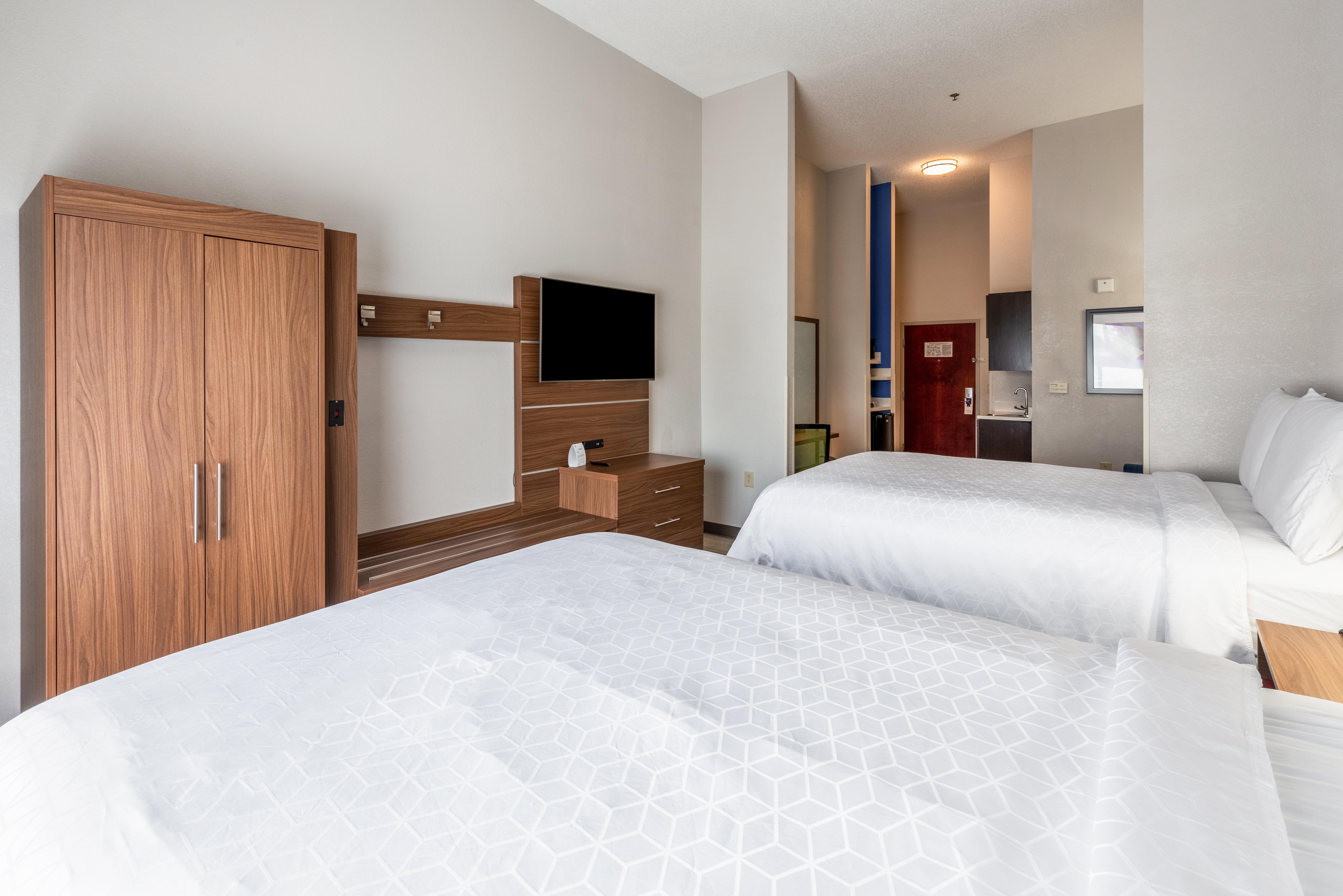Holiday Inn Express & Suites Statesville Bagian luar foto