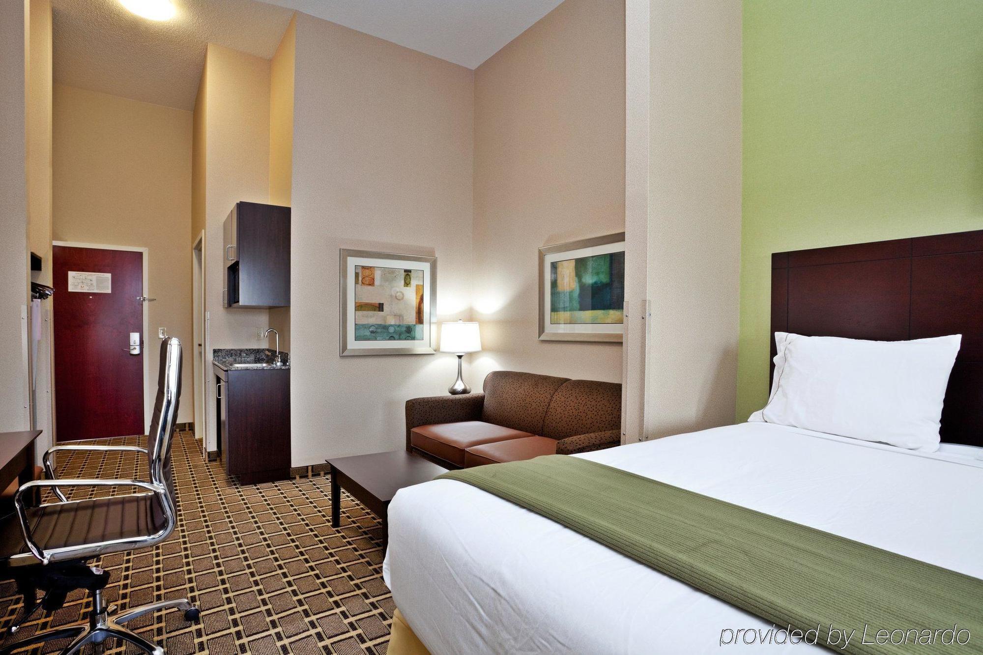 Holiday Inn Express & Suites Statesville Bagian luar foto