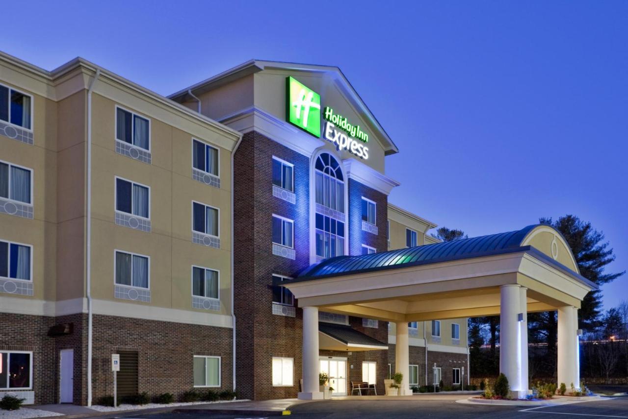 Holiday Inn Express & Suites Statesville Bagian luar foto
