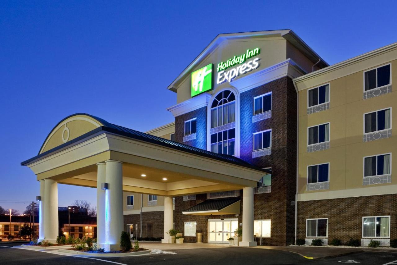 Holiday Inn Express & Suites Statesville Bagian luar foto