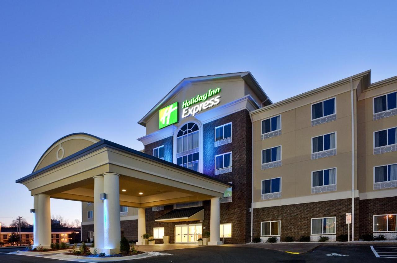 Holiday Inn Express & Suites Statesville Bagian luar foto
